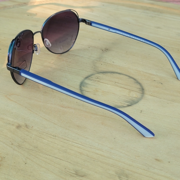 Cole Haan CH7083 023 Sunglasses - Picture 5 of 8